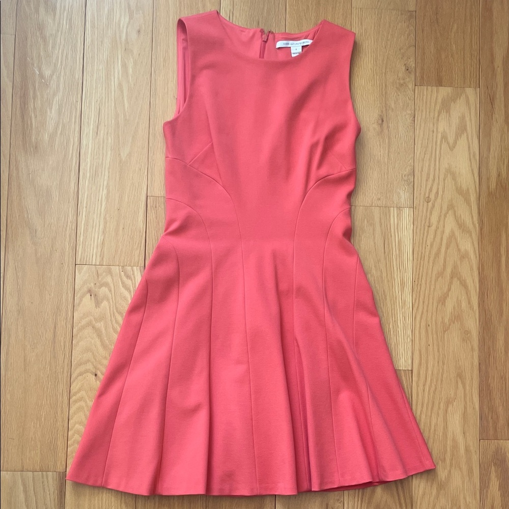 NWOT Diane Von Furstenberg Coral Fit and Flare Knee-Length Citra Dress - Size 6